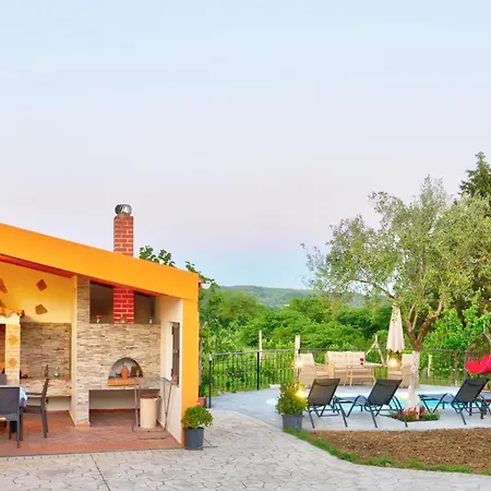 Country House * Kanakádes